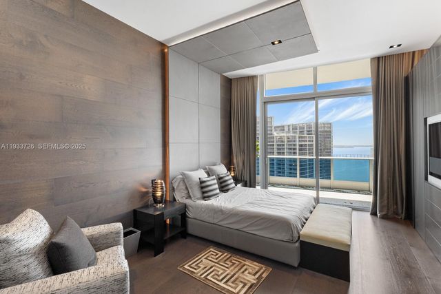 200 Biscayne Boulevard Way PH-5404, Miami, FL 33131