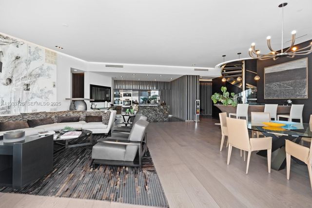 200 Biscayne Boulevard Way PH-5404, Miami, FL 33131