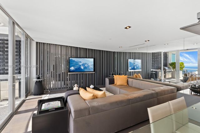 200 Biscayne Boulevard Way PH-5404, Miami, FL 33131