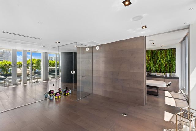 200 Biscayne Boulevard Way PH-5404, Miami, FL 33131