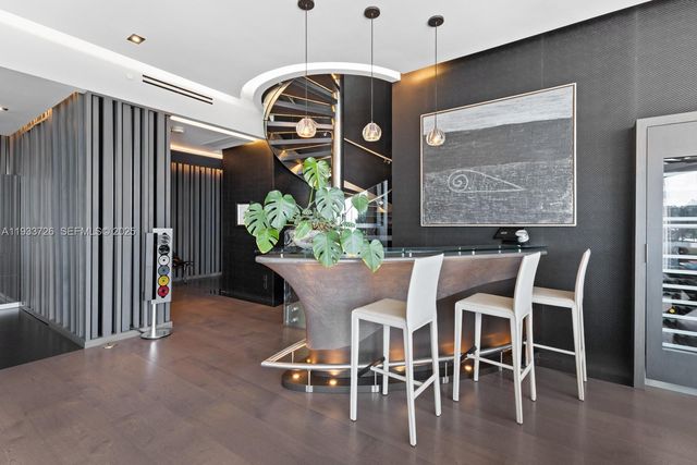 200 Biscayne Boulevard Way PH-5404, Miami, FL 33131