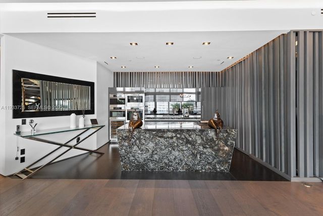 200 Biscayne Boulevard Way PH-5404, Miami, FL 33131