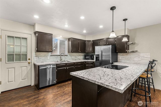 3010 NW Cascade Avenue, East Wenatchee, WA 98802