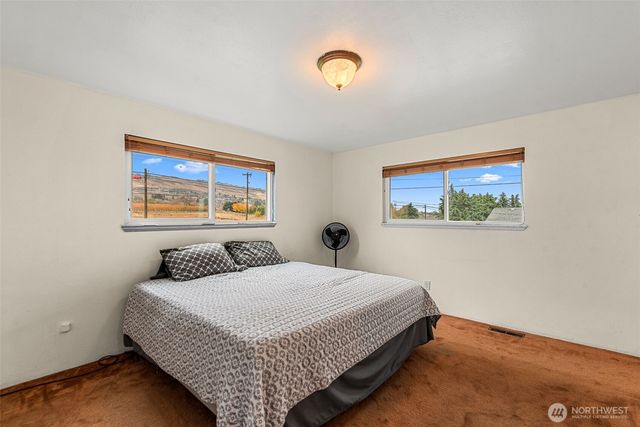 3010 NW Cascade Avenue, East Wenatchee, WA 98802