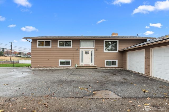 3010 NW Cascade Avenue, East Wenatchee, WA 98802