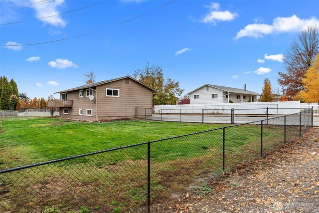 3010 NW Cascade Avenue, East Wenatchee, WA 98802