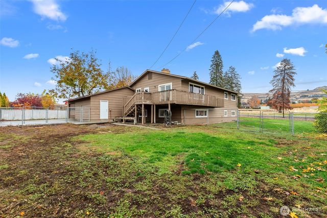 3010 NW Cascade Avenue, East Wenatchee, WA 98802