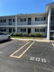 202 46TH TERRACE W #207, Bradenton, FL 34202