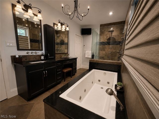 6325 Crossview Road, Seven Hills, OH 44131