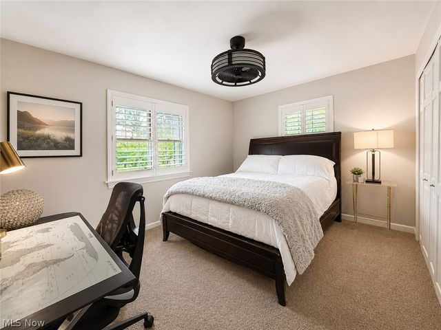 6325 Crossview Road, Seven Hills, OH 44131