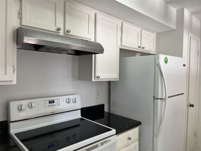 12327 Crest Lake Drive, Houston, TX 77072