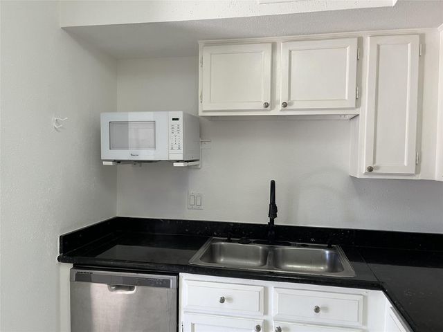 12327 Crest Lake Drive, Houston, TX 77072