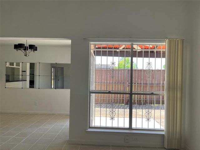 12327 Crest Lake Drive, Houston, TX 77072