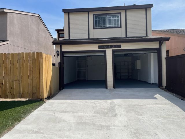 12327 Crest Lake Drive, Houston, TX 77072