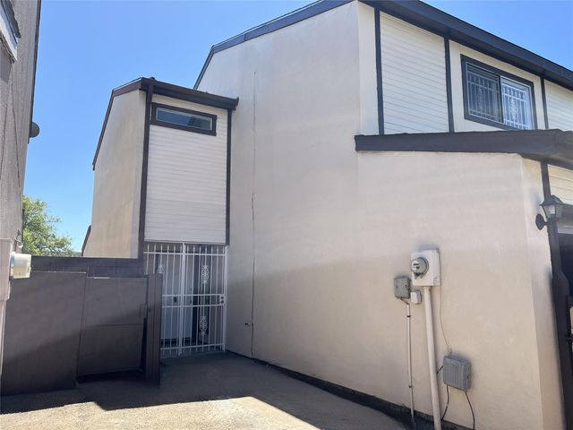 12327 Crest Lake Drive, Houston, TX 77072