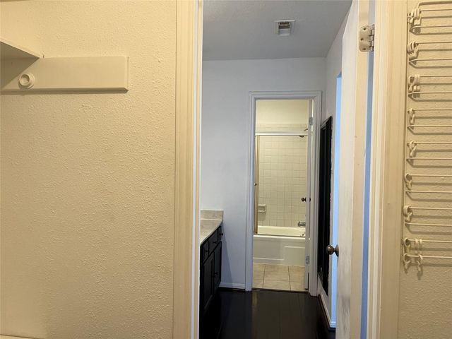 12327 Crest Lake Drive, Houston, TX 77072