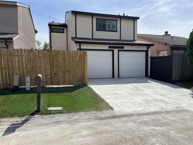 12327 Crest Lake Drive, Houston, TX 77072