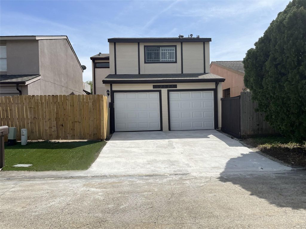 12327 Crest Lake Drive, Houston, TX 77072