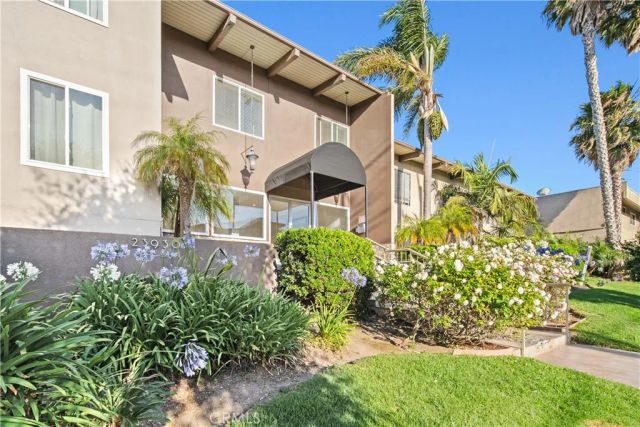 23930 Los Codona Avenue 204, Torrance, CA 90505