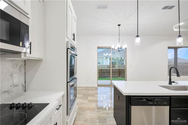 7304 N 55th Lane, Mission, TX 78573