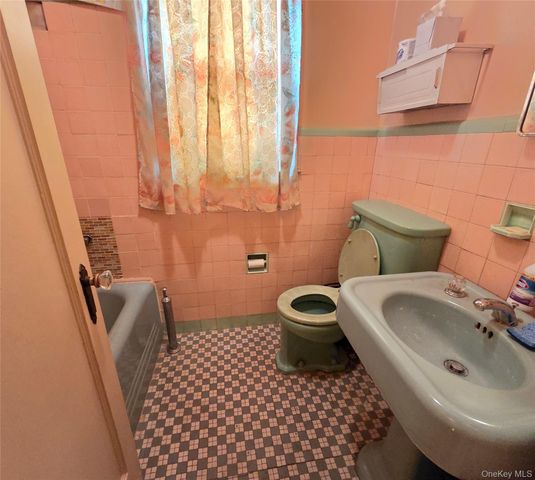 242 Graff Avenue, Bronx, NY 10465