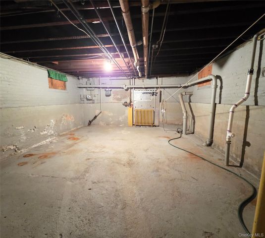 242 Graff Avenue, Bronx, NY 10465