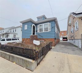 242 Graff Avenue, Bronx, NY 10465