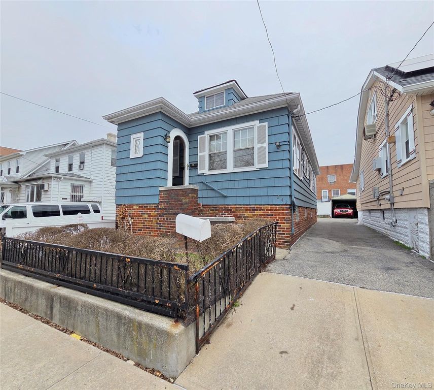 242 Graff Avenue, Bronx, NY 10465