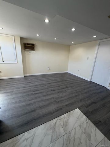 17911 Eveleth Road, Saint Albans, NY 11434