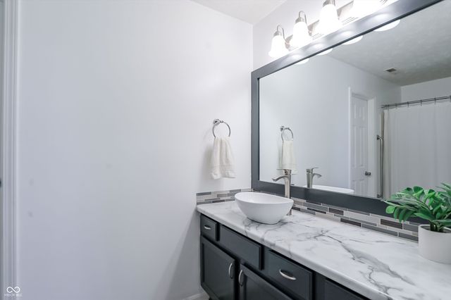 6656 Sundown Drive N, Indianapolis, IN 46254