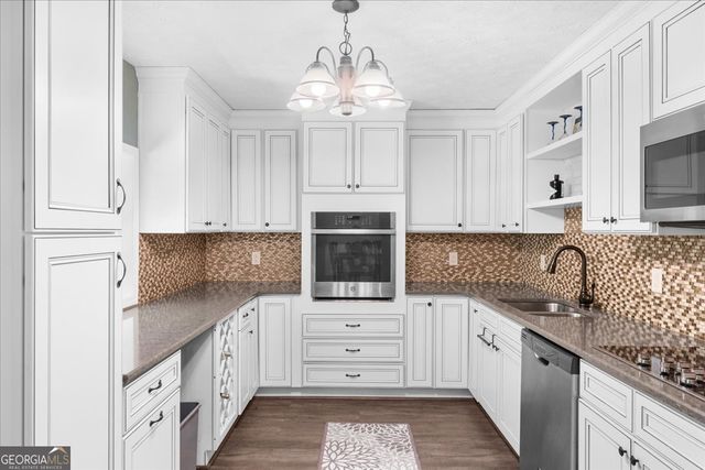 9670 Lee Circle, Gainesville, GA 30506