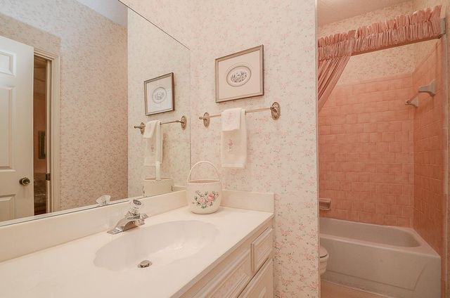 1919 Mosa Creek Court, Houston, TX 77017