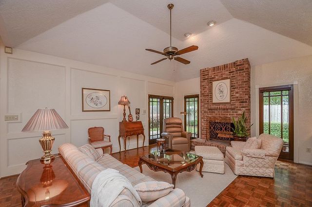 1919 Mosa Creek Court, Houston, TX 77017