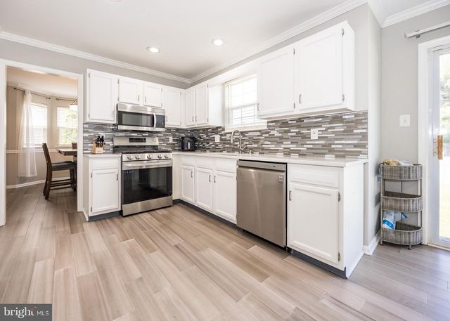 7 ROBINS NEST LN, New Castle, DE 19720