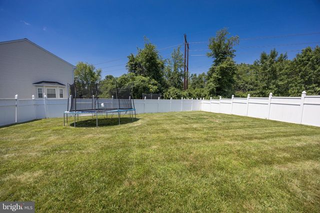 7 ROBINS NEST LN, New Castle, DE 19720