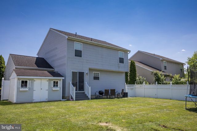 7 ROBINS NEST LN, New Castle, DE 19720