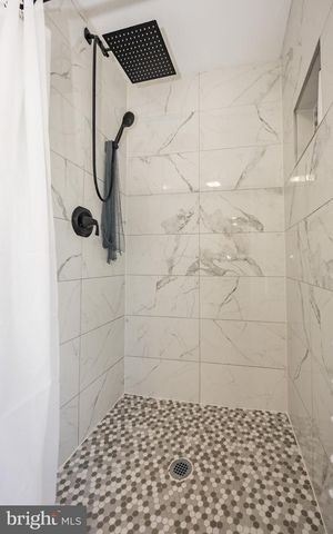 7 ROBINS NEST LN, New Castle, DE 19720