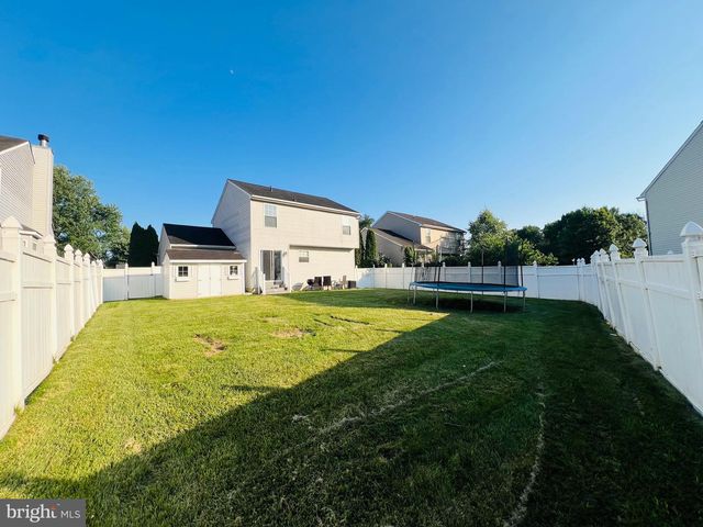 7 ROBINS NEST LN, New Castle, DE 19720