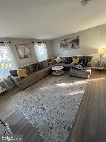 7 ROBINS NEST LN, New Castle, DE 19720