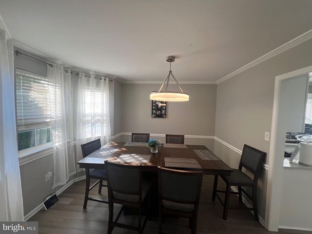 7 ROBINS NEST LN, New Castle, DE 19720