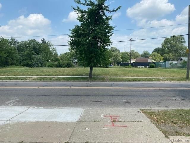 2218 VAN DYKE, Detroit, MI 48214