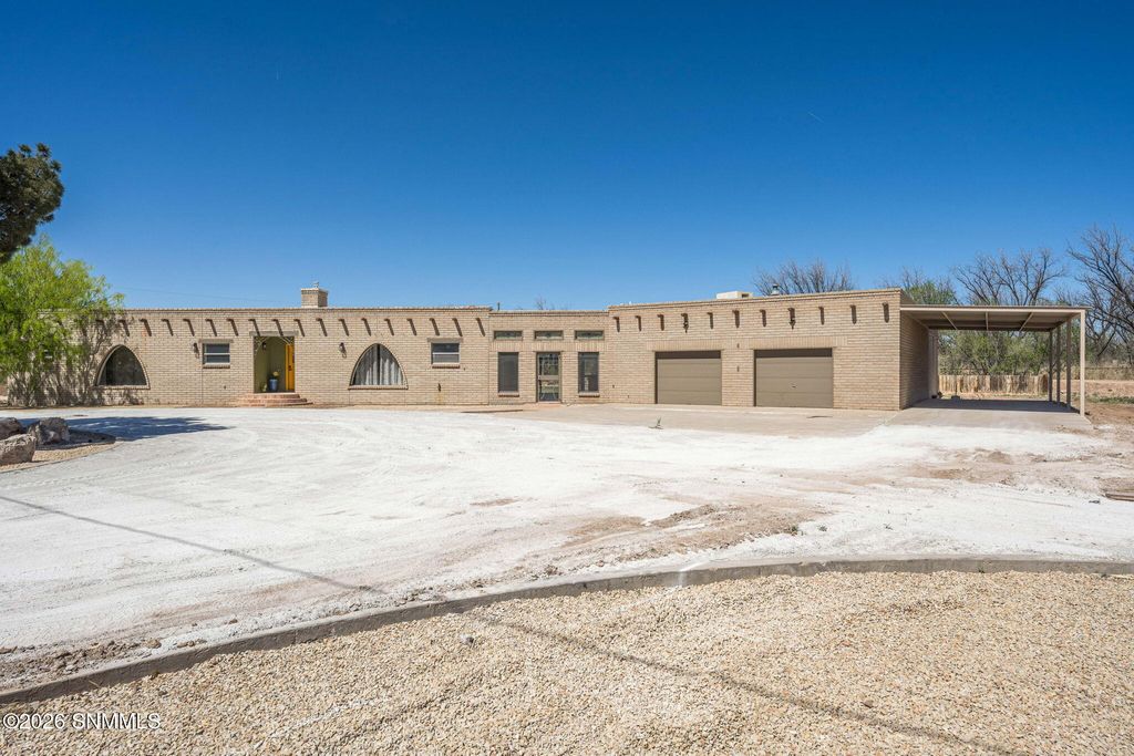 1032 Carver Road, Las Cruces, NM 88005