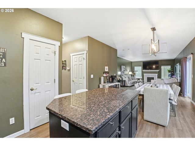 16356 Se ANDEREGG Pkwy, Damascus, OR 97089