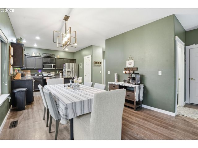 16356 Se ANDEREGG Pkwy, Damascus, OR 97089