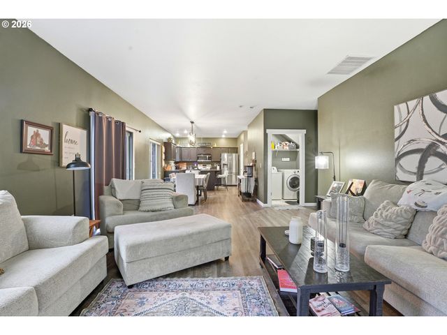 16356 Se ANDEREGG Pkwy, Damascus, OR 97089