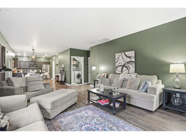 16356 Se ANDEREGG Pkwy, Damascus, OR 97089