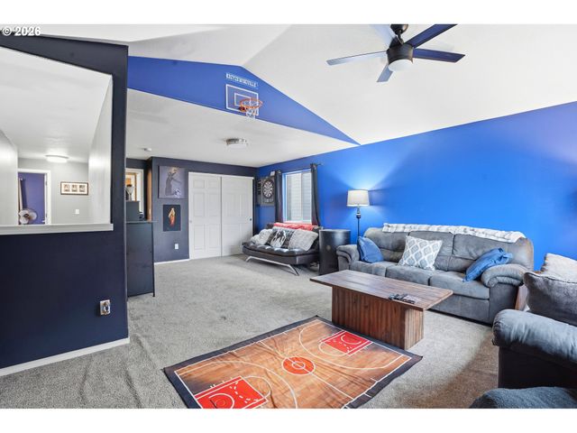 16356 Se ANDEREGG Pkwy, Damascus, OR 97089