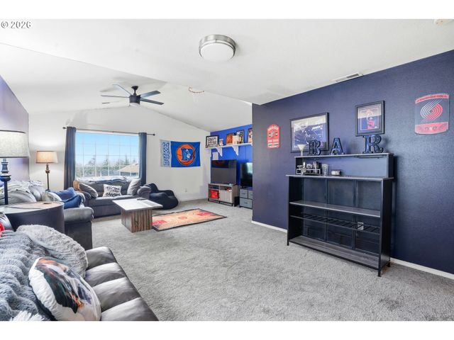 16356 Se ANDEREGG Pkwy, Damascus, OR 97089