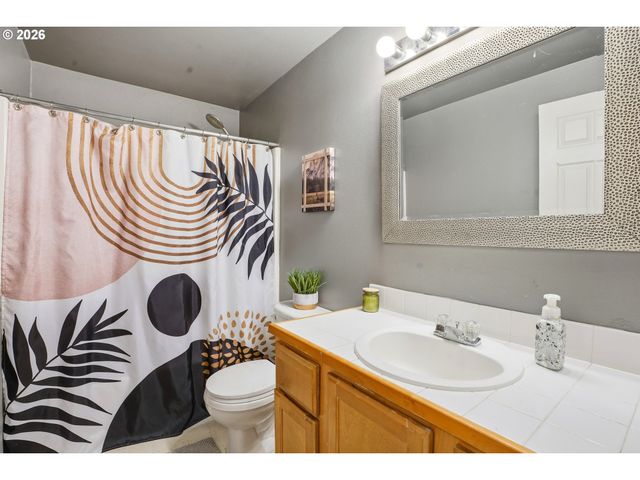 16356 Se ANDEREGG Pkwy, Damascus, OR 97089