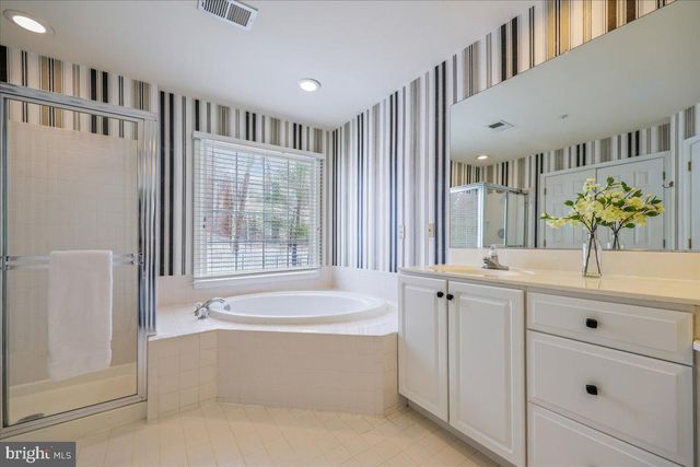 11417 CEDAR RIDGE DR, Potomac, MD 20854